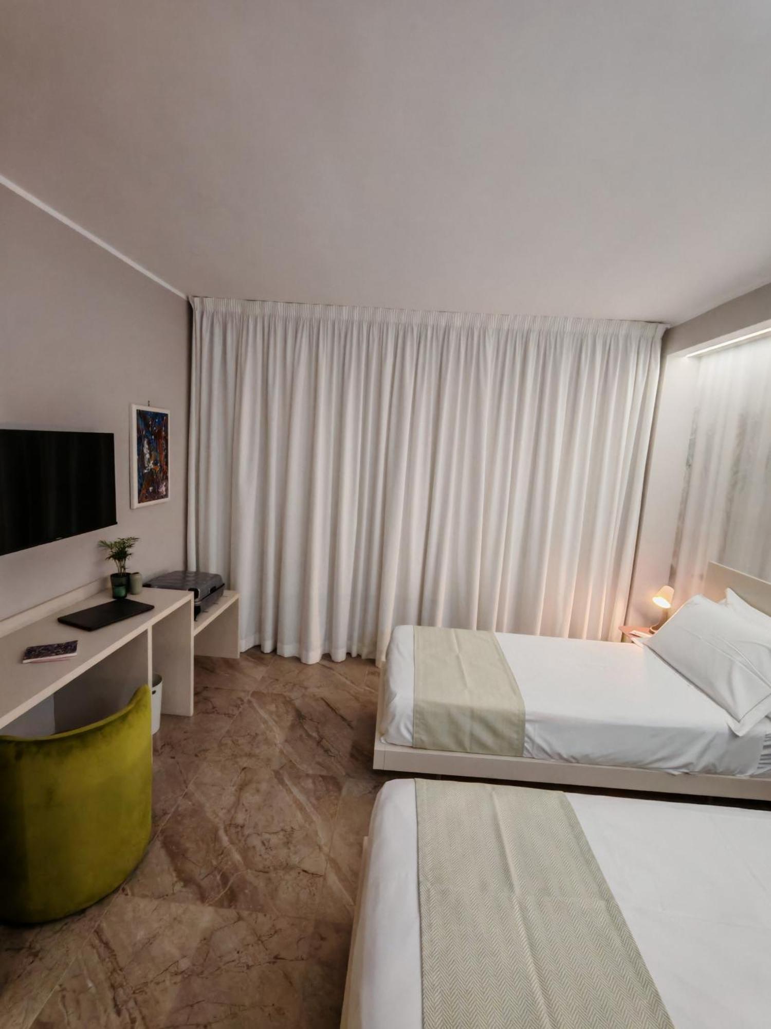 Effe4 Lovely Room Bari Exterior foto