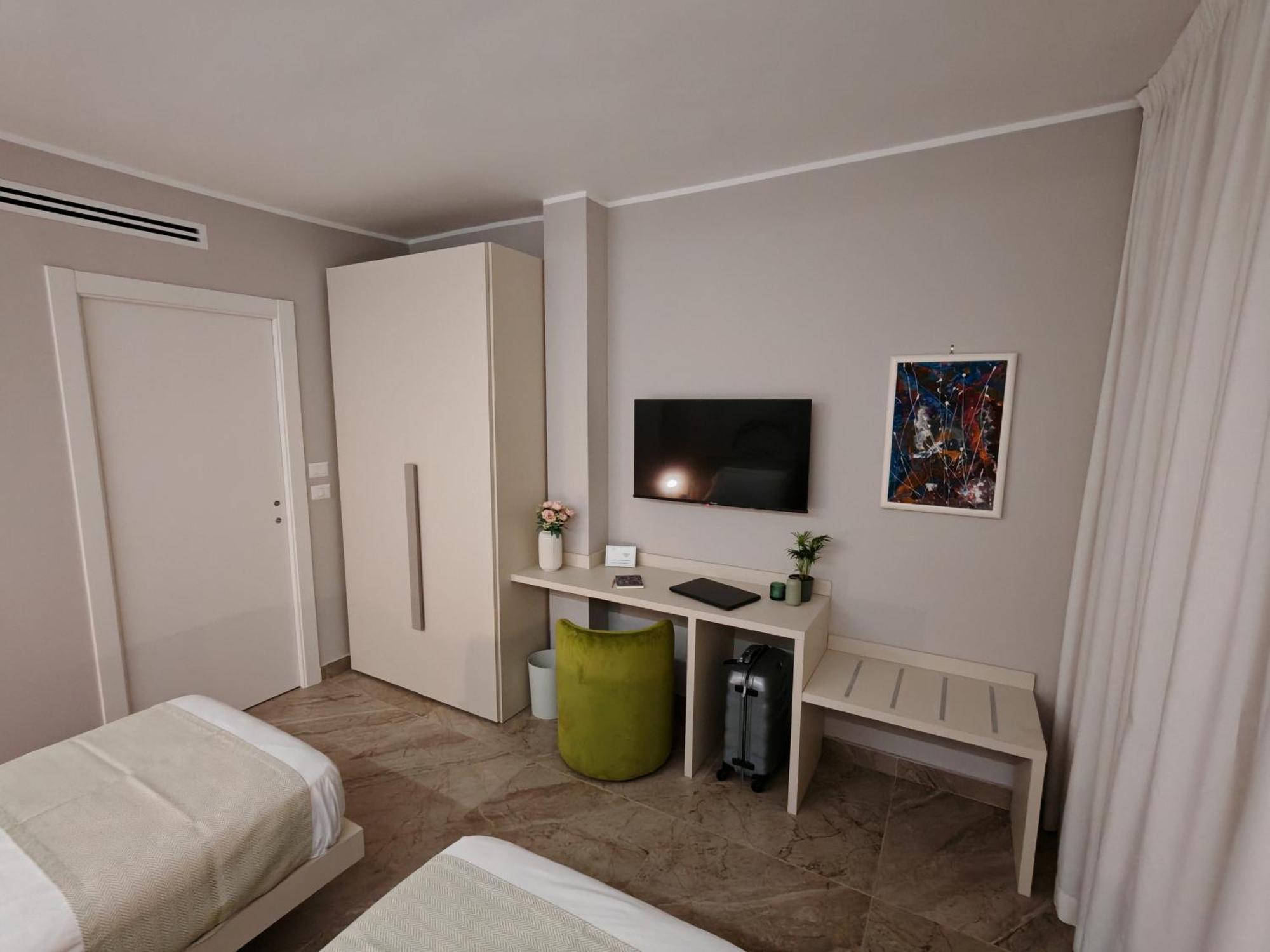 Effe4 Lovely Room Bari Zimmer foto