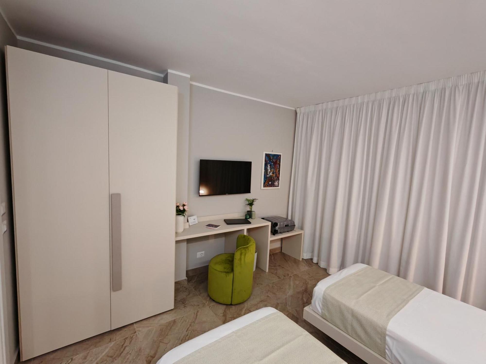 Effe4 Lovely Room Bari Exterior foto